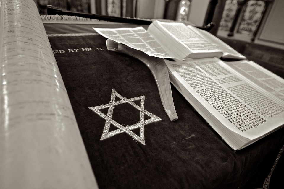 star of david next to the torah